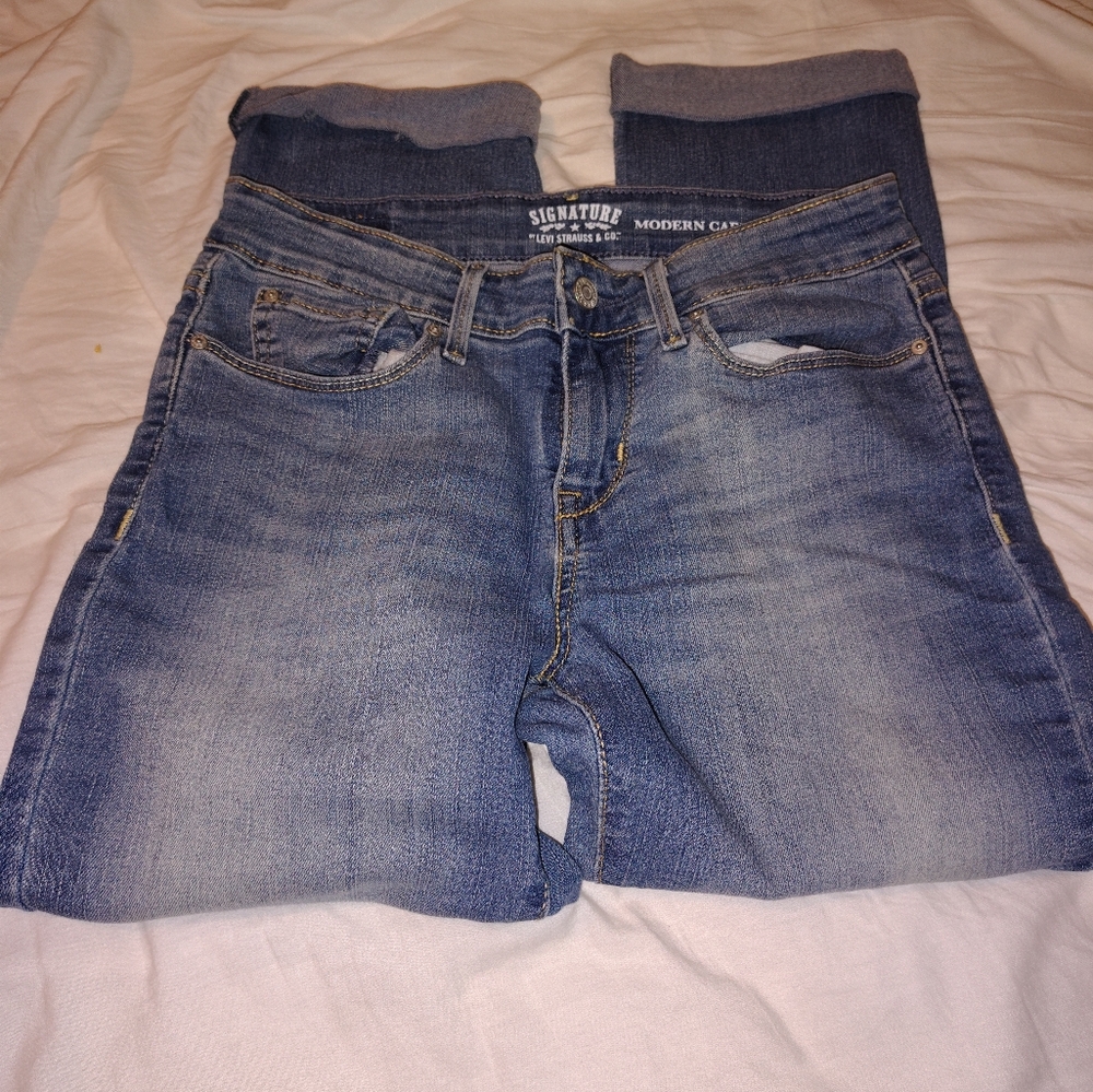Women's Levi Strauss Signature Capris Straight Leg. Sz 6 Misses -W28
